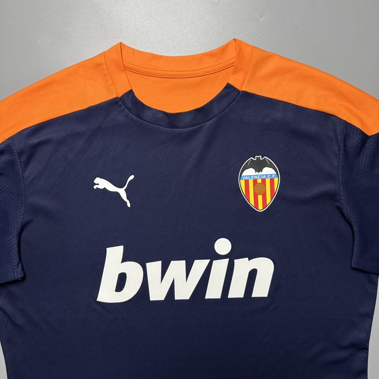 Puma VALENCIA PUMA 2020/2021 FOOTBALL SOCCER TRAINING JERSEY Size US L / EU 52-54 / 3 - 2 Thumbnail