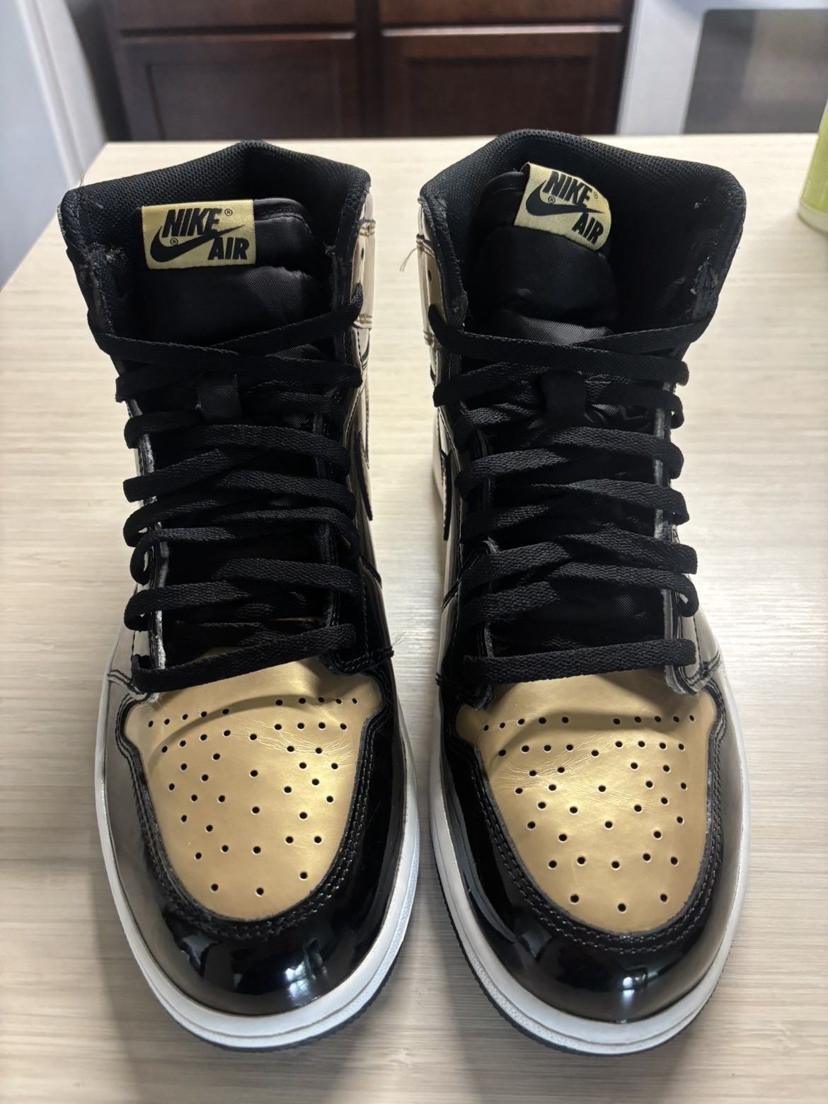 Jordan Brand Jordan 1 High Patent Gold Toe Size US 13 / EU 46 - 3 Thumbnail
