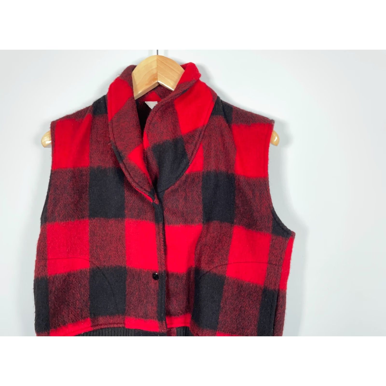 Vintage Woolrich 80s Wool Vest Women's Large Red Black Buffalo Plaid Snap Button USA Tag Wool Vest Size L / US 10 / IT 46 - 7 Thumbnail