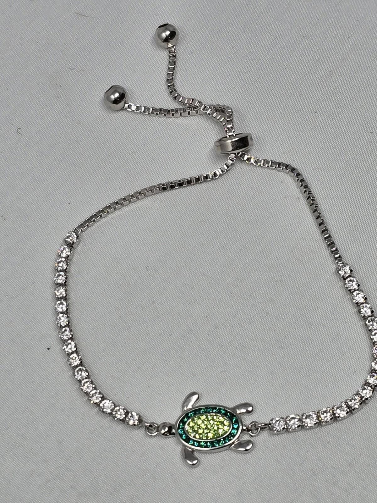 The Unbranded Brand Adjustable Turtle Bracelet w Green CZ Stones & Crystal Chain Size ONE SIZE - 1 Thumbnail