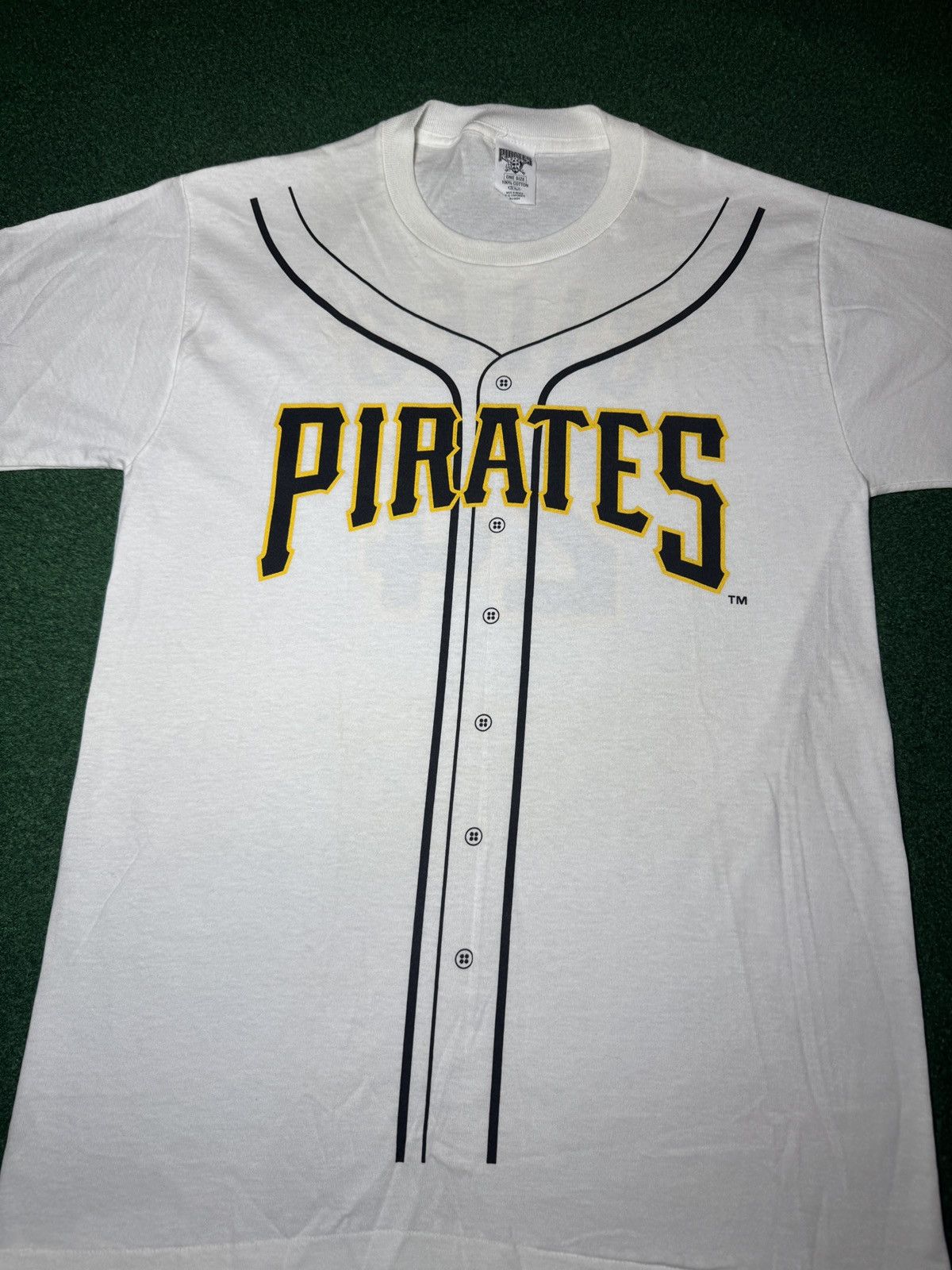 MLB Pirates Giles Vintage T Shirt Medium 19x30 White Baseball Size US M / EU 48-50 / 2 - 3 Thumbnail