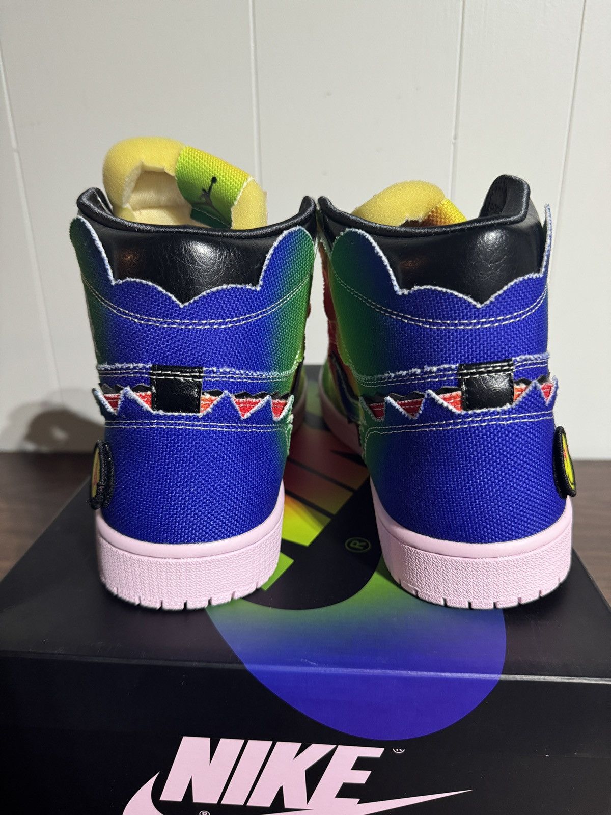 Jordan Brand Air Jordan 1 Retro OG High x J Balvin Tie Dye Multicolor Size US 10.5 / EU 43-44 - 8 Thumbnail