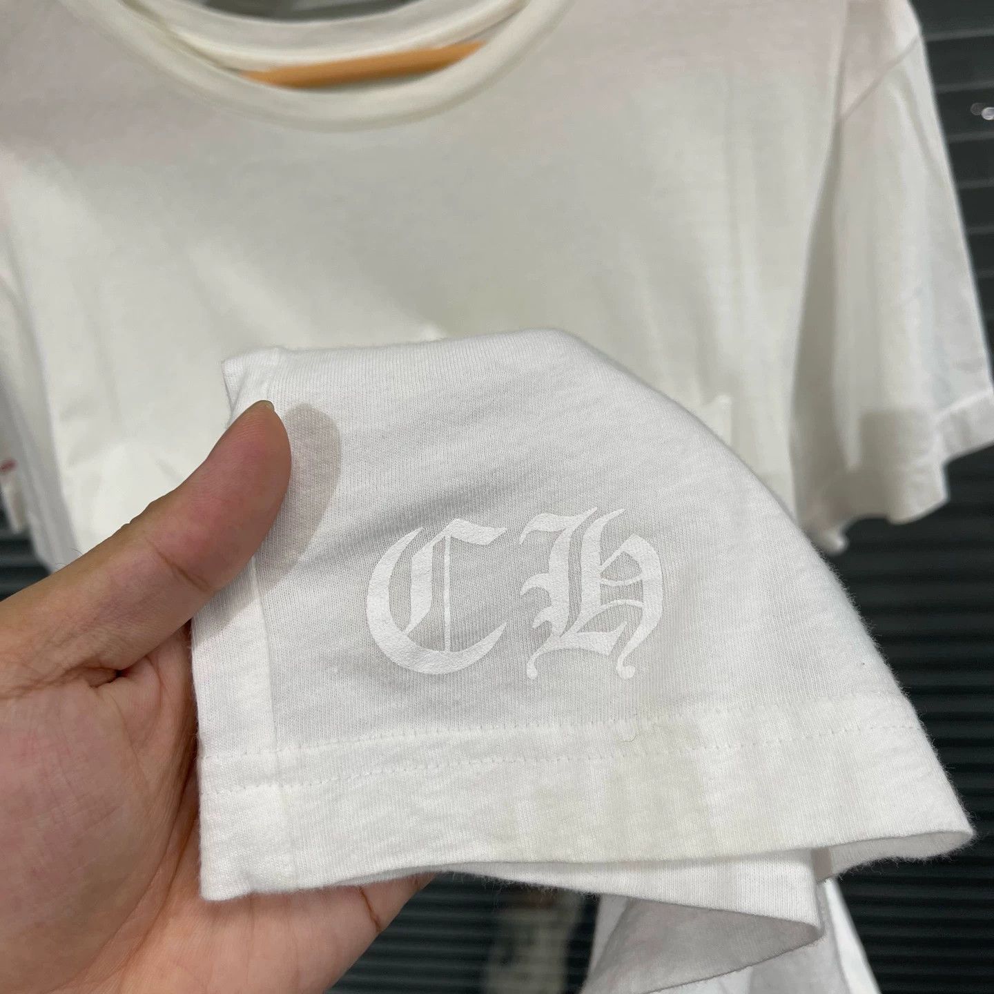 Chrome Hearts Chrome Hearts Pocket Red Scroll Back Horseshoe SS Tee M 99New Size US M / EU 48-50 / 2 - 6 Thumbnail