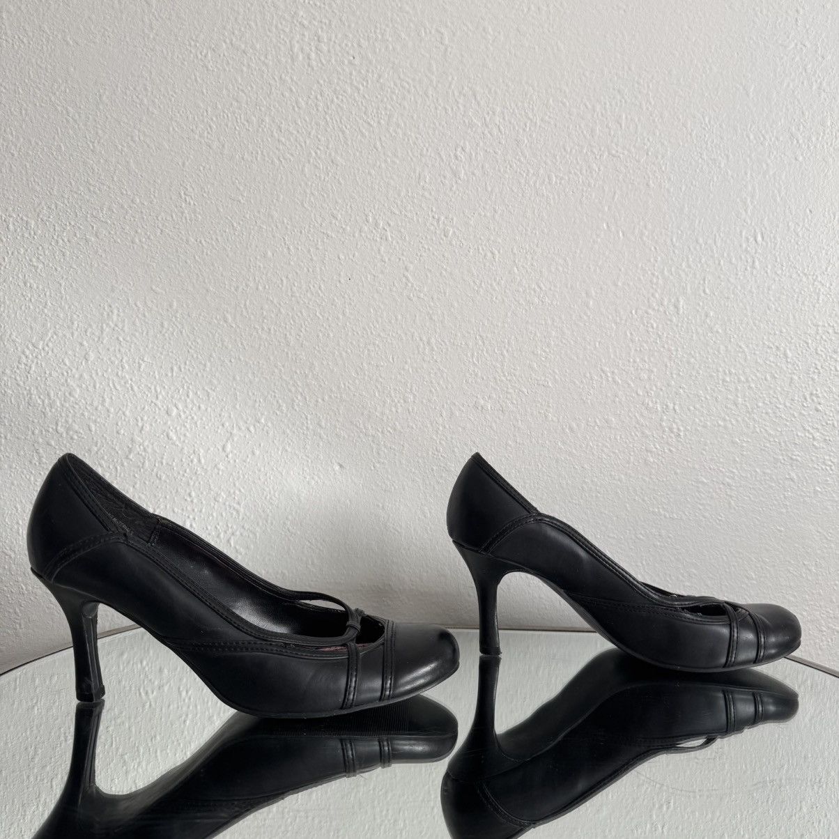 Other XHILARATION Vintage Y2K Black Faux Leather Preppy Pump Heels Size US 8.5 / IT 38.5 - 3 Thumbnail