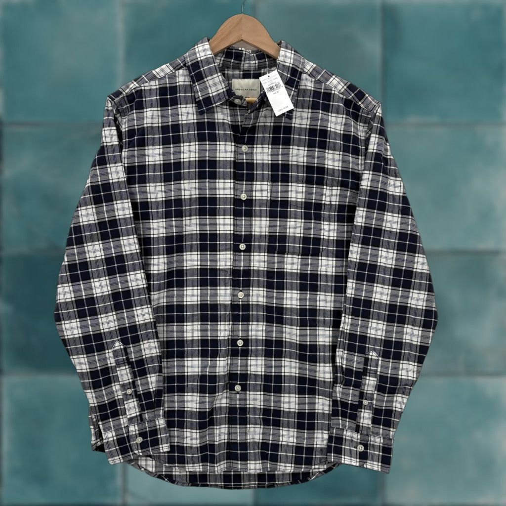 American Eagle Outfitters American Eagle Outfitters Shirt Mens Medium Plaid Blue White Classic Button-Down Casual Size US M / EU 48-50 / 2 - 1 Thumbnail