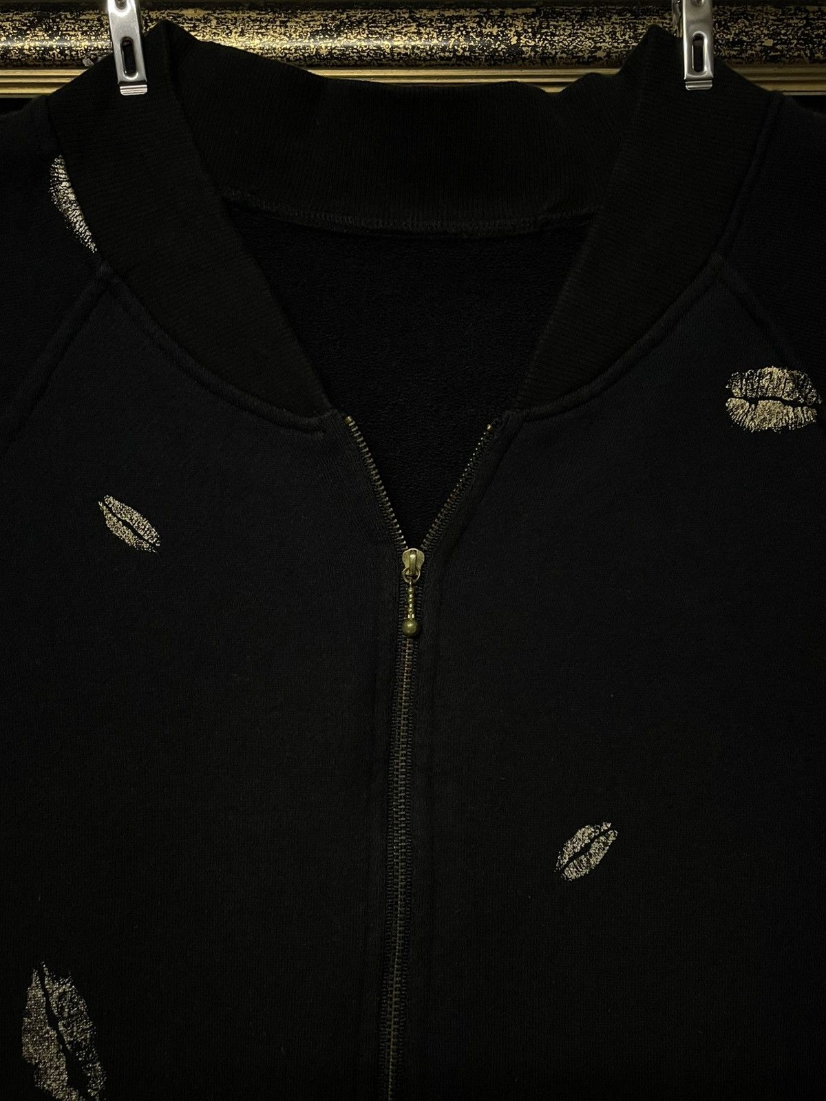 Vintage Vintage 1990s History Of Punk Artisanal Kiss Sunfaded Hoodie Size US M / EU 48-50 / 2 - 6 Thumbnail