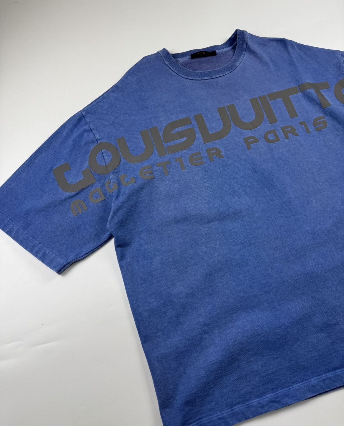 Louis Vuitton Louis Vuitton S/S’18 Oversized Reflective Logo Tee Size US M / EU 48-50 / 2 - 3 Thumbnail
