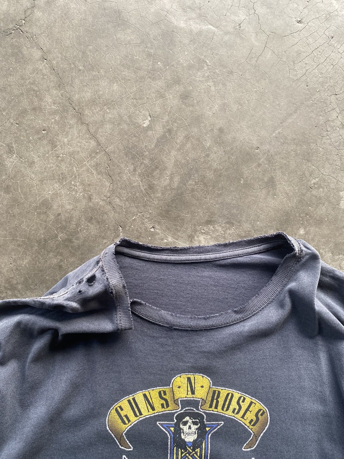 Band Tees Vintage Trash Faded Y2K Guns N Roses Distressed Shirt Size US L / EU 52-54 / 3 - 4 Thumbnail