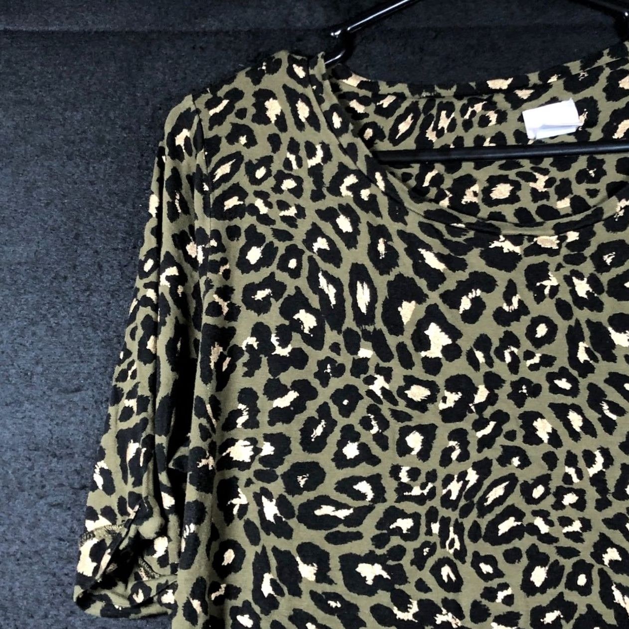 Vintage Chicos Womens Shirt Green Leopard Print Round Neck Short Sleeve Stretch L Shirts Womens Casual Workwear Travel Regular Size Size L / US 10 / IT 46 - 4 Thumbnail