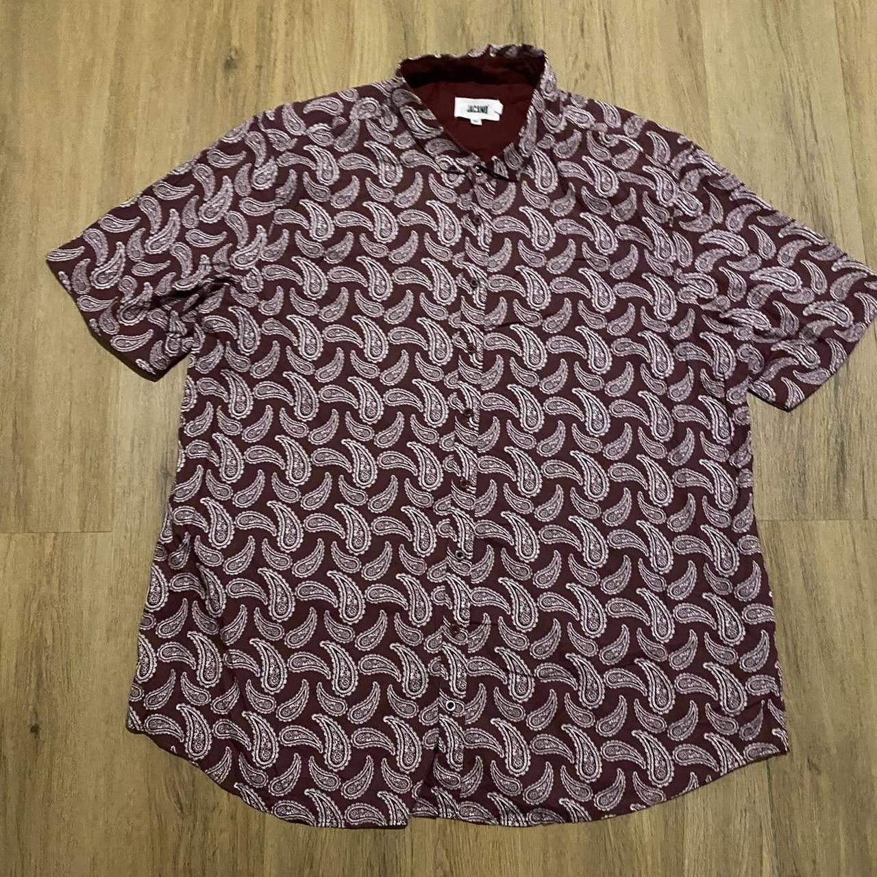 Jackman Burgundy and white paisley pattern short sleeve Size US S / EU 44-46 / 1 - 1 Thumbnail