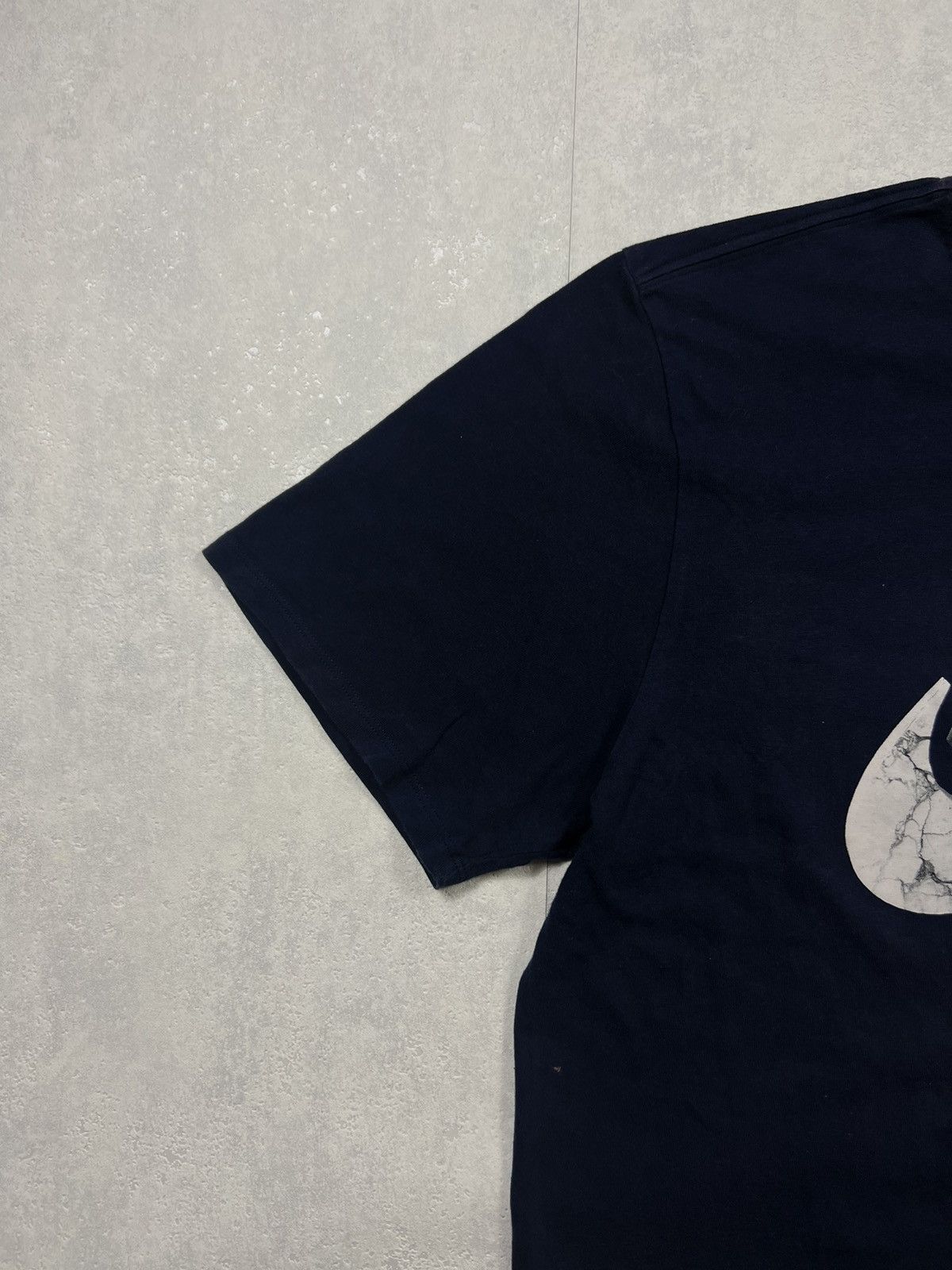 Nike 00’s NIKE BIG SWOOSH LOGO Y2K TEE STONE LOGO Size US XL / EU 56 / 4 - 4 Thumbnail