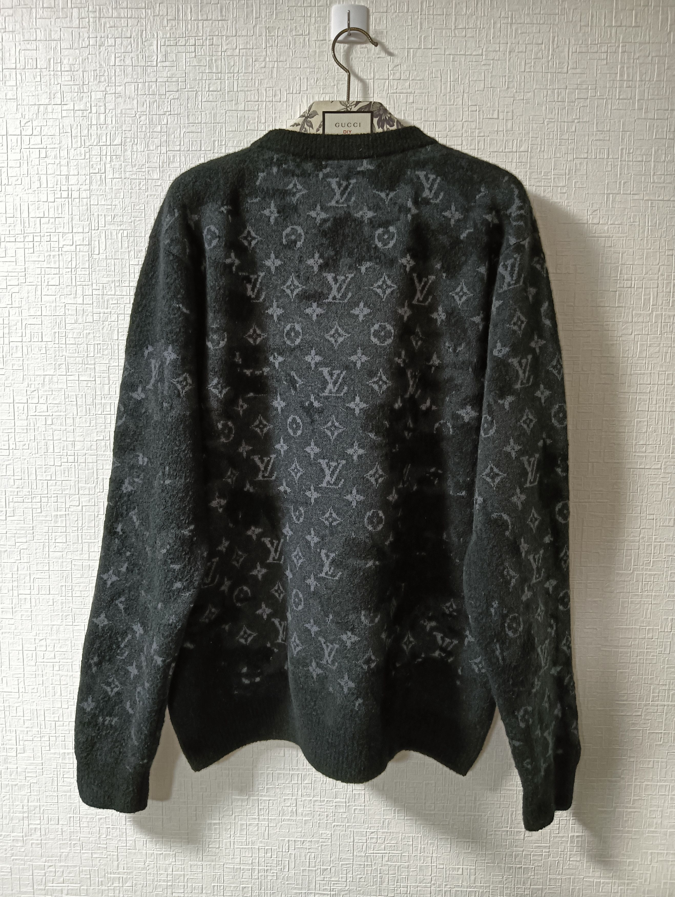 Louis Vuitton Distressed Flock Monogram Logo Sweater Size US XL / EU 56 / 4 - 2 Thumbnail