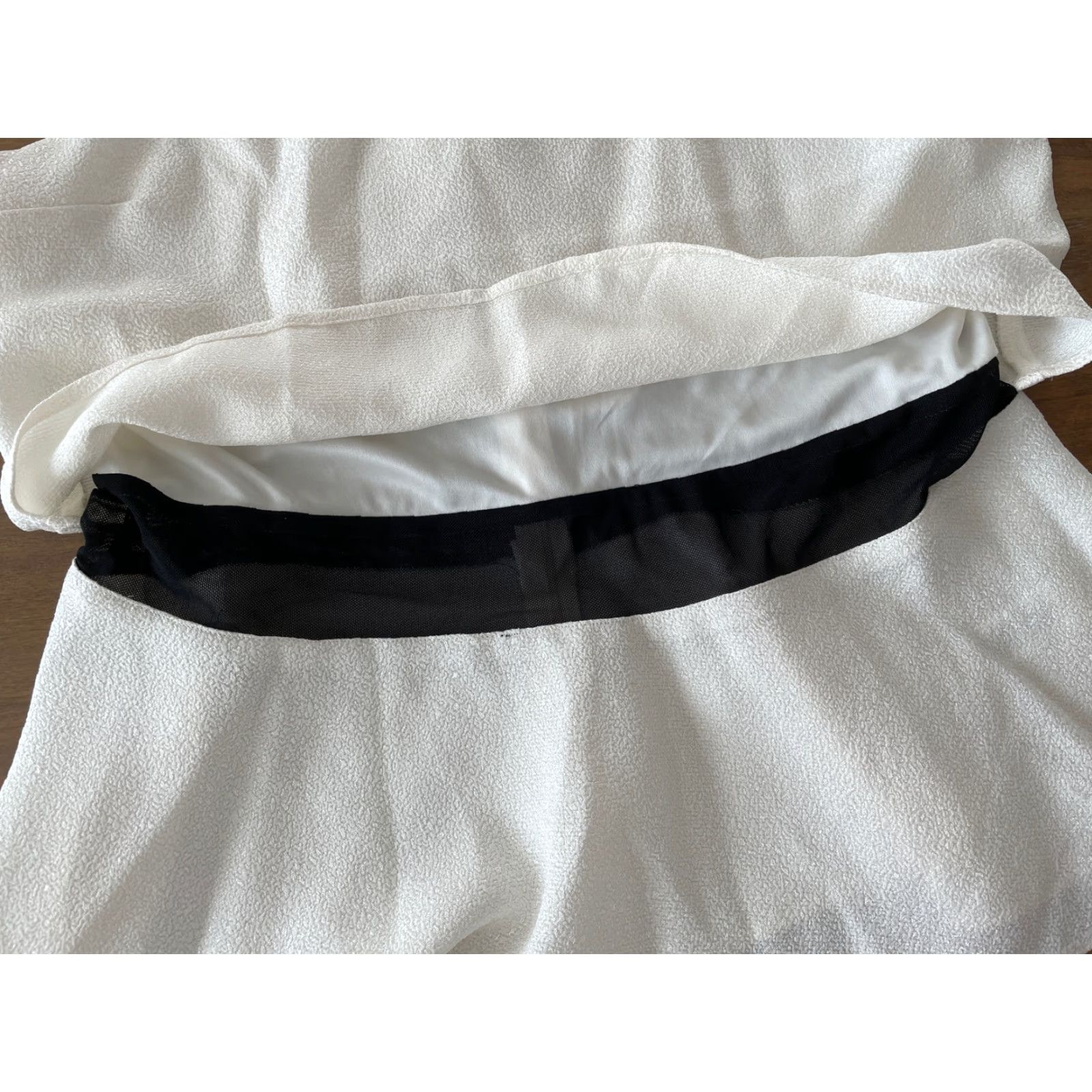 Express NWT Express Women’s Blouse Small Ivory Sleeveless Shirt Zip Rear Clasp & Zip Size S / US 4 / IT 40 - 4 Thumbnail