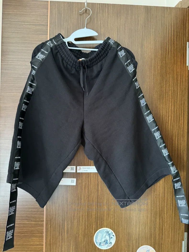 Vetements Vetements size S Shorts Size US 27 - 1 Thumbnail