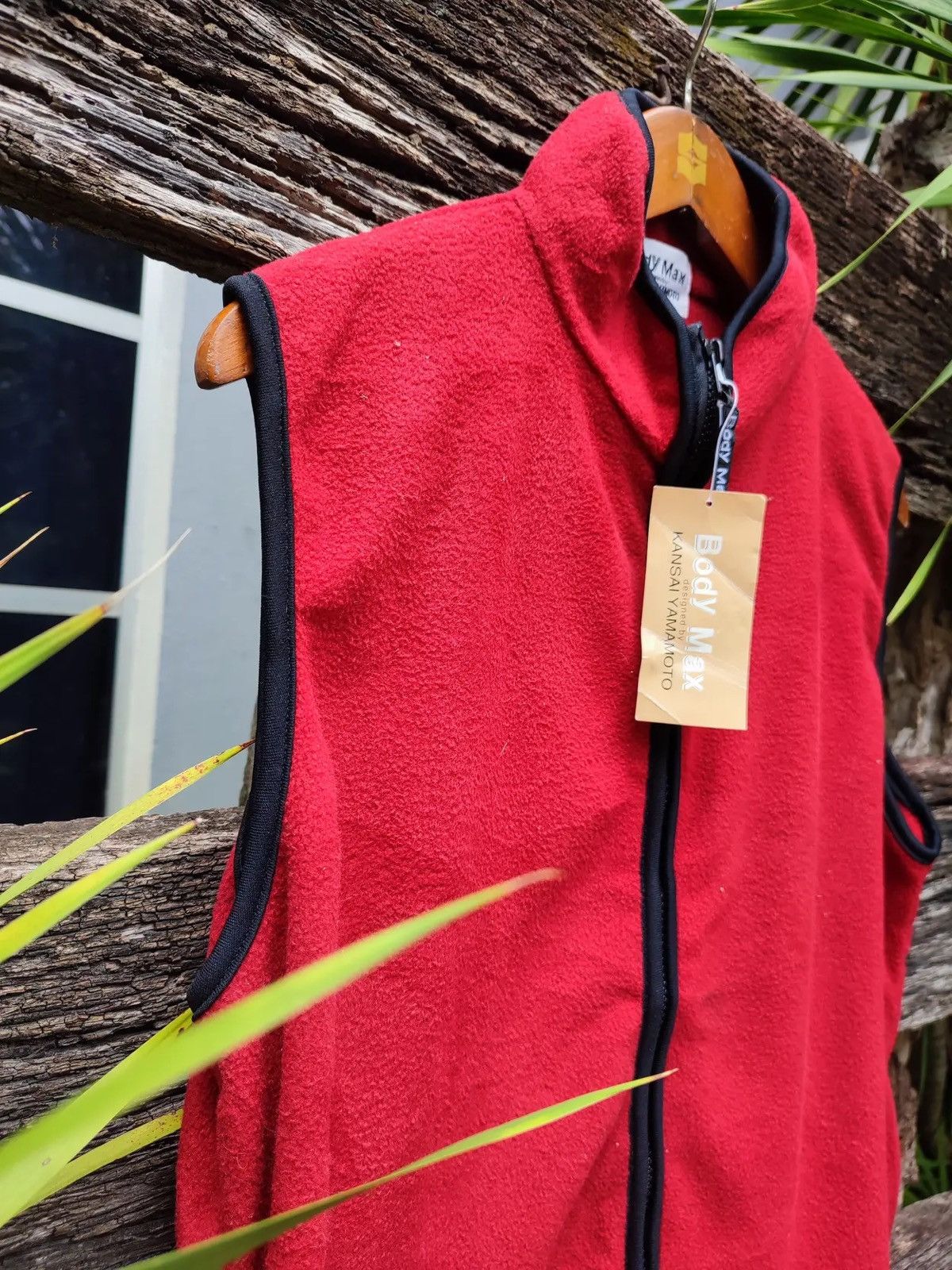 Kansai Yamamoto Vintage Kansai Yamamoto “Body Max” Red Fleece Vest – 90s Size US M / EU 48-50 / 2 - 5 Thumbnail
