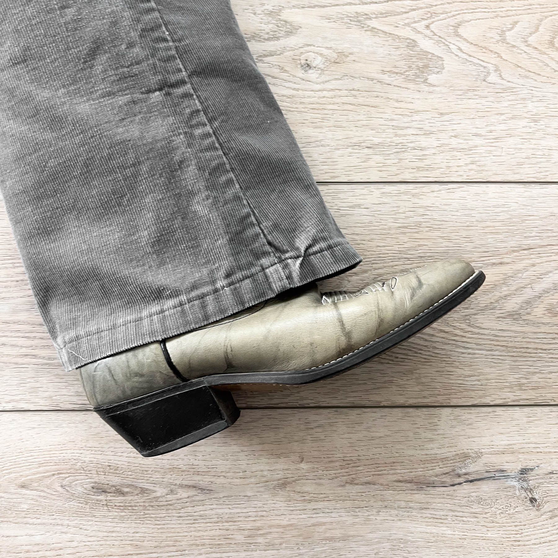 Vintage 70's Levi's 626 Corduroy Boot Cut Classic 5-Pocket Pants USA Size US 32 / EU 48 - 7 Thumbnail