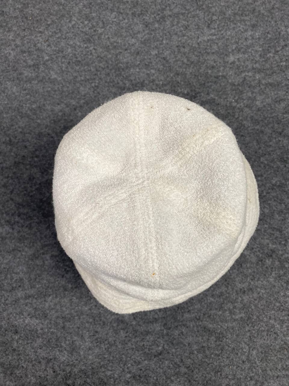 Lacoste × Vintage vintage lacoste velvet hat nice design Size ONE SIZE - 5 Thumbnail