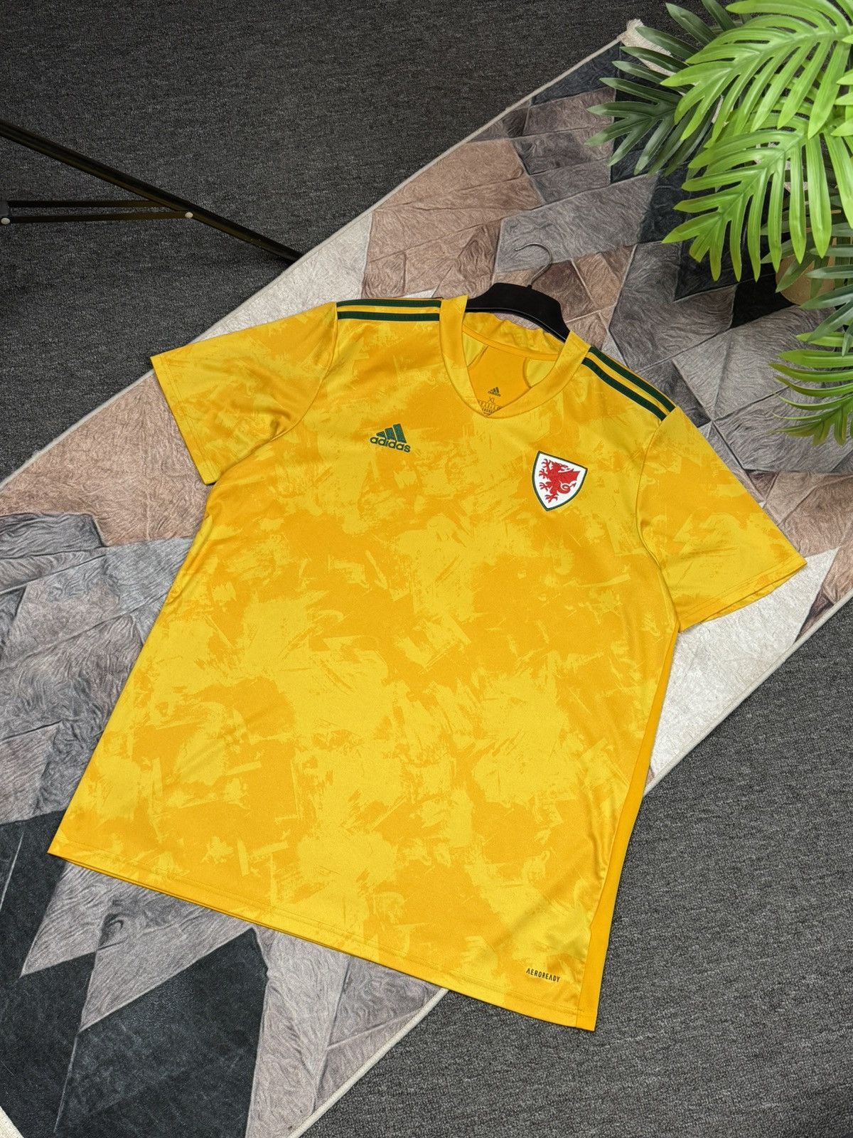 Adidas ADIDAS WALES NATIONALS AWAY 2020/2021 SOCCER JERSEY FOOTBALL Size US XL / EU 56 / 4 - 15 Thumbnail