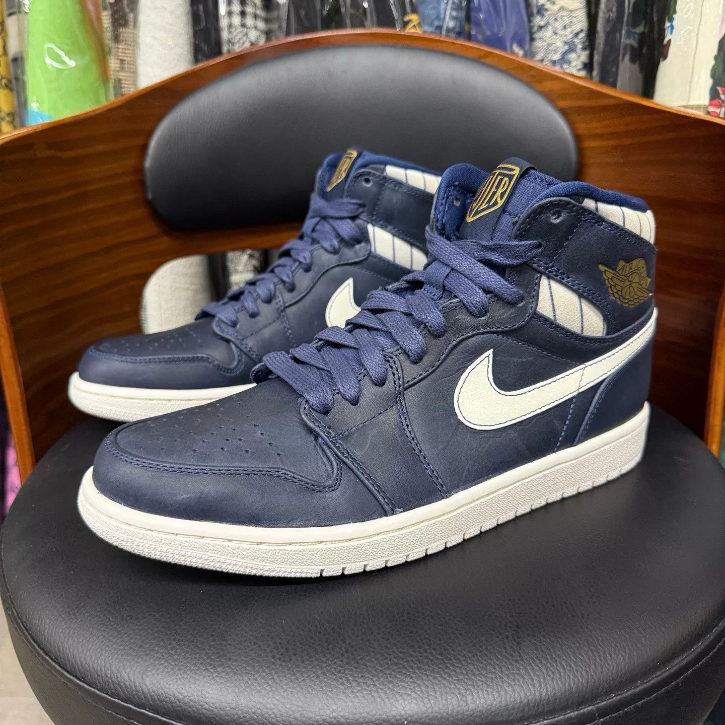 Nike Nike AJ1 Lowtop Sneakers 43 Men Size US 10 / EU 43 - 1 Thumbnail