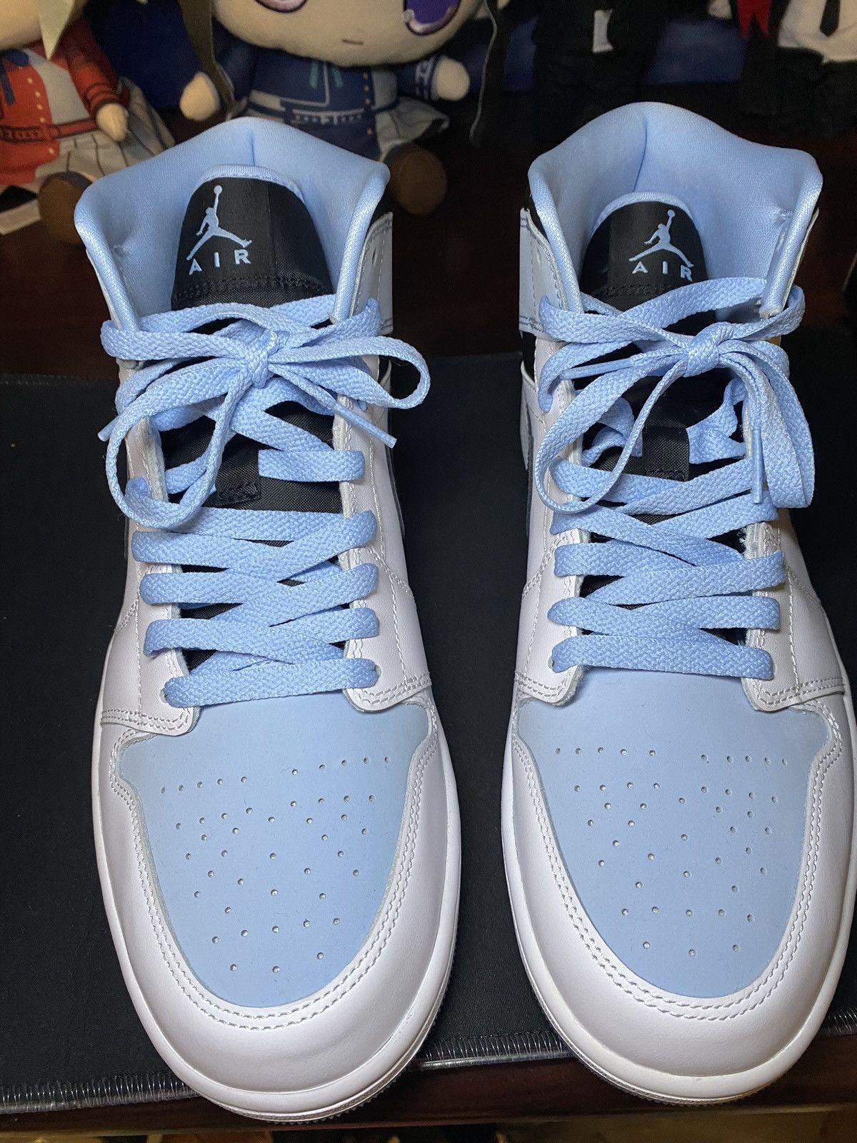 Jordan Brand Air Jordan 1 mid SE white ice blue Size US 10 / EU 43 - 2 Thumbnail