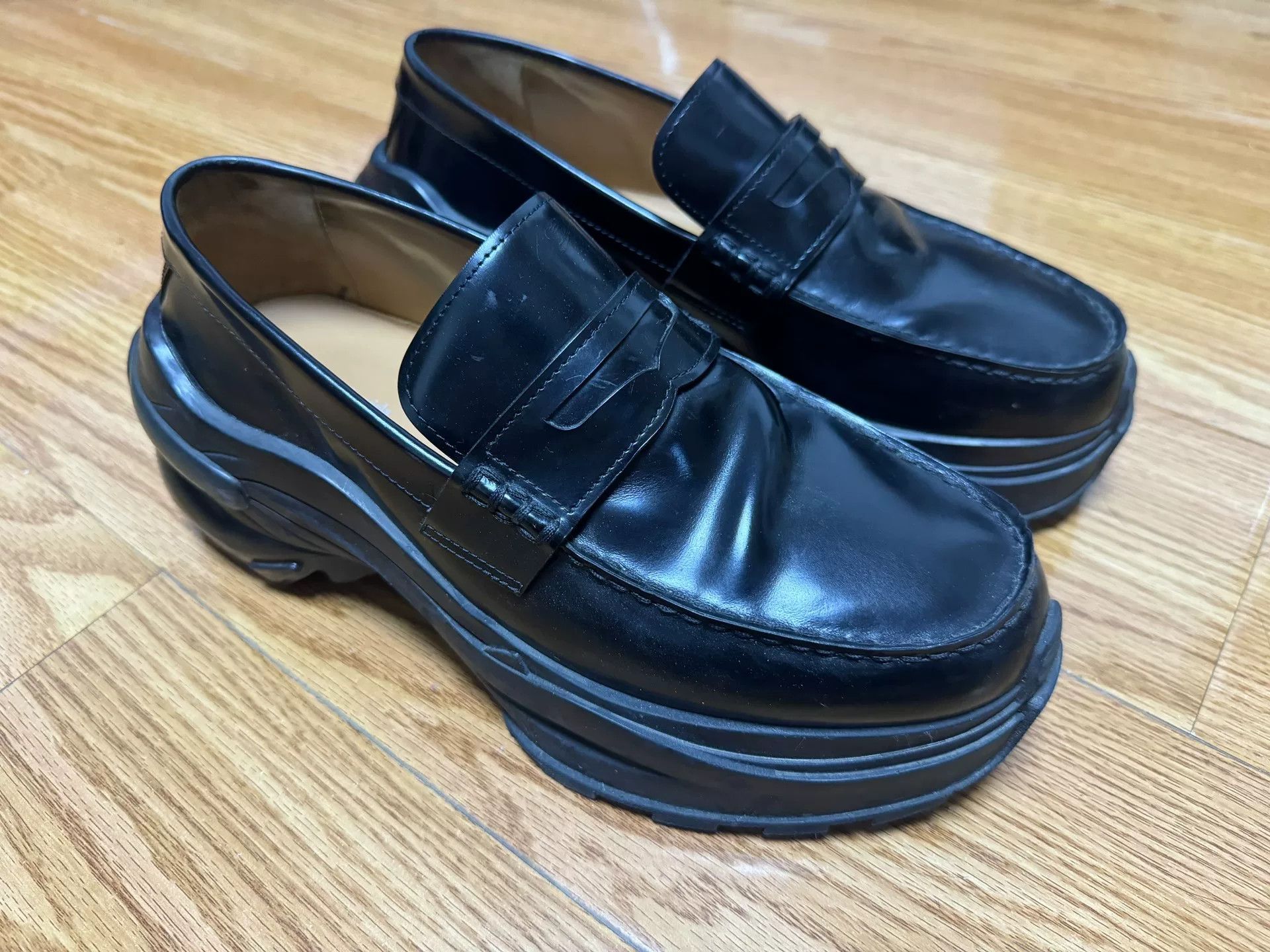 Maison Margiela maison margiela black loafer shoes size 41 Size US 10 / EU 43 - 1 Thumbnail