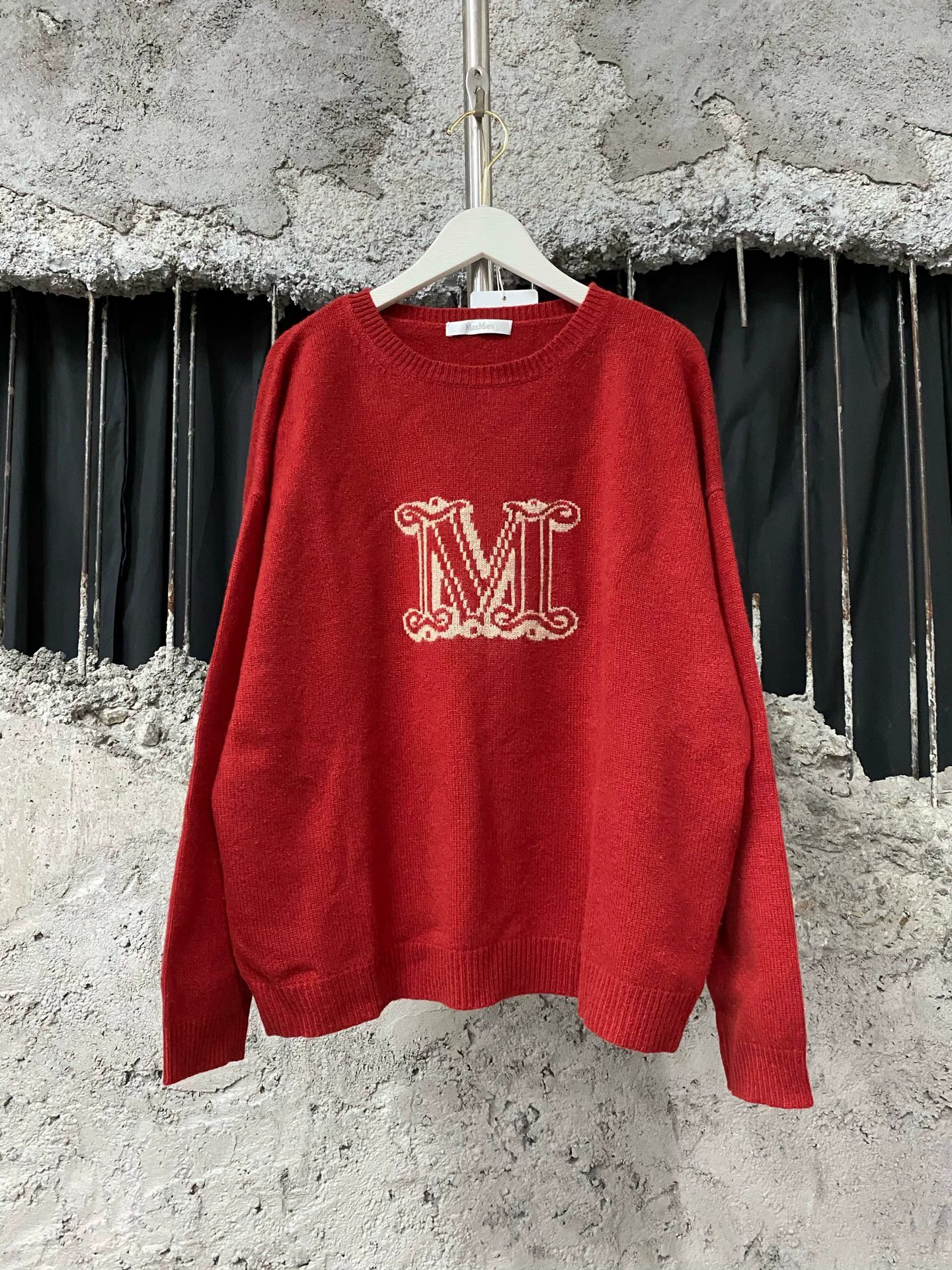 Max Mara Max Mara 99 New Sweater Size M / US 6-8 / IT 42-44 - 1 Thumbnail