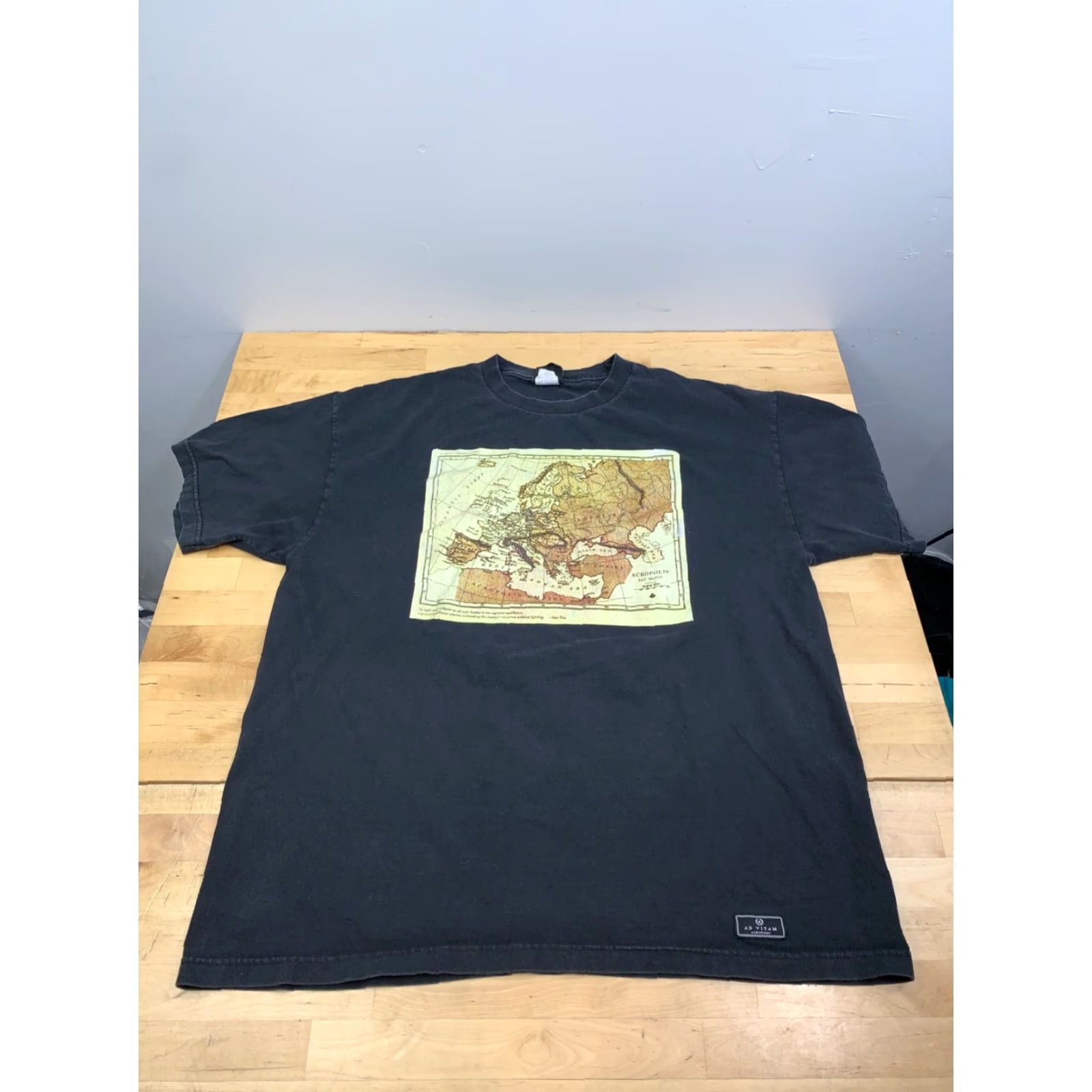 Vintage VINTAGE Acropolis Shirt Mens XL Black Europe Map Sun Tzu Quote Y2K 12715 Size US XL / EU 56 / 4 - 5 Thumbnail