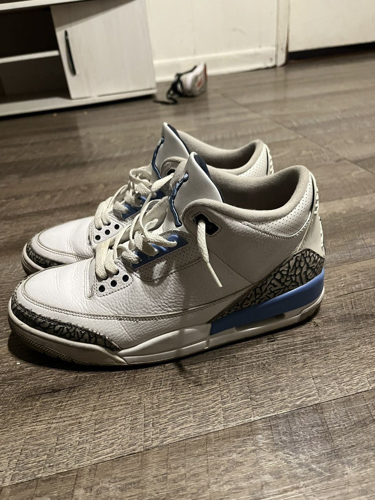 Jordan Brand Jordan 3 Retro UNC Men’s Size US 10.5 / EU 43-44 - 2 Thumbnail