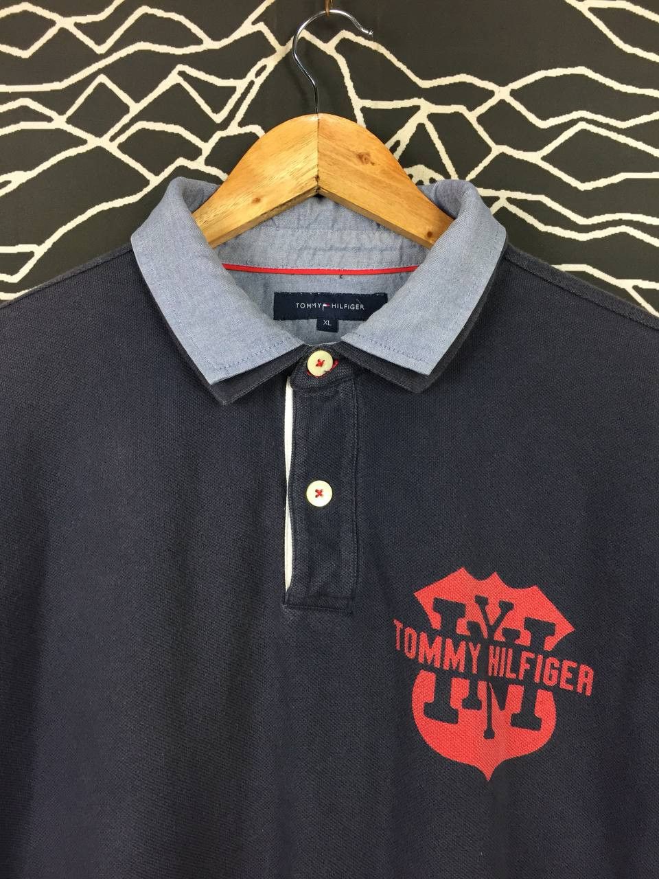 Tommy Hilfiger Vtg Tommy Hilfiger Crest Logo Contrast Collar Polo Shirt Size US L / EU 52-54 / 3 - 3 Thumbnail