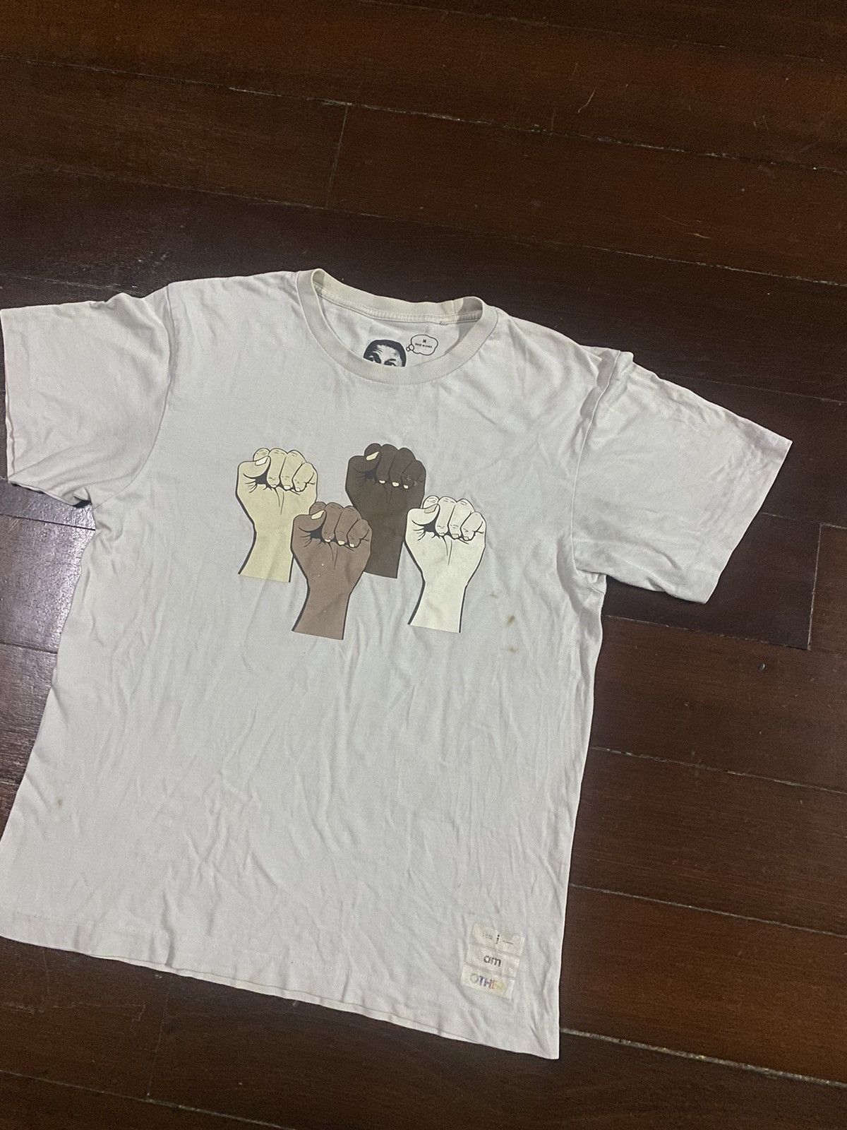 Pharrell Rare UNIQLO X Pharrell Williams other hand tee Size US M / EU 48-50 / 2 - 4 Thumbnail