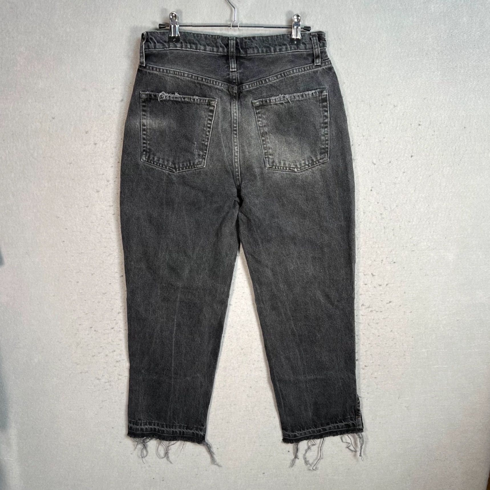 Vintage We The Free Distressed Black High-Waisted Straight Leg Jeans Raw Hem Womens 2 Size 28" / US 6 / IT 42 - 2 Thumbnail