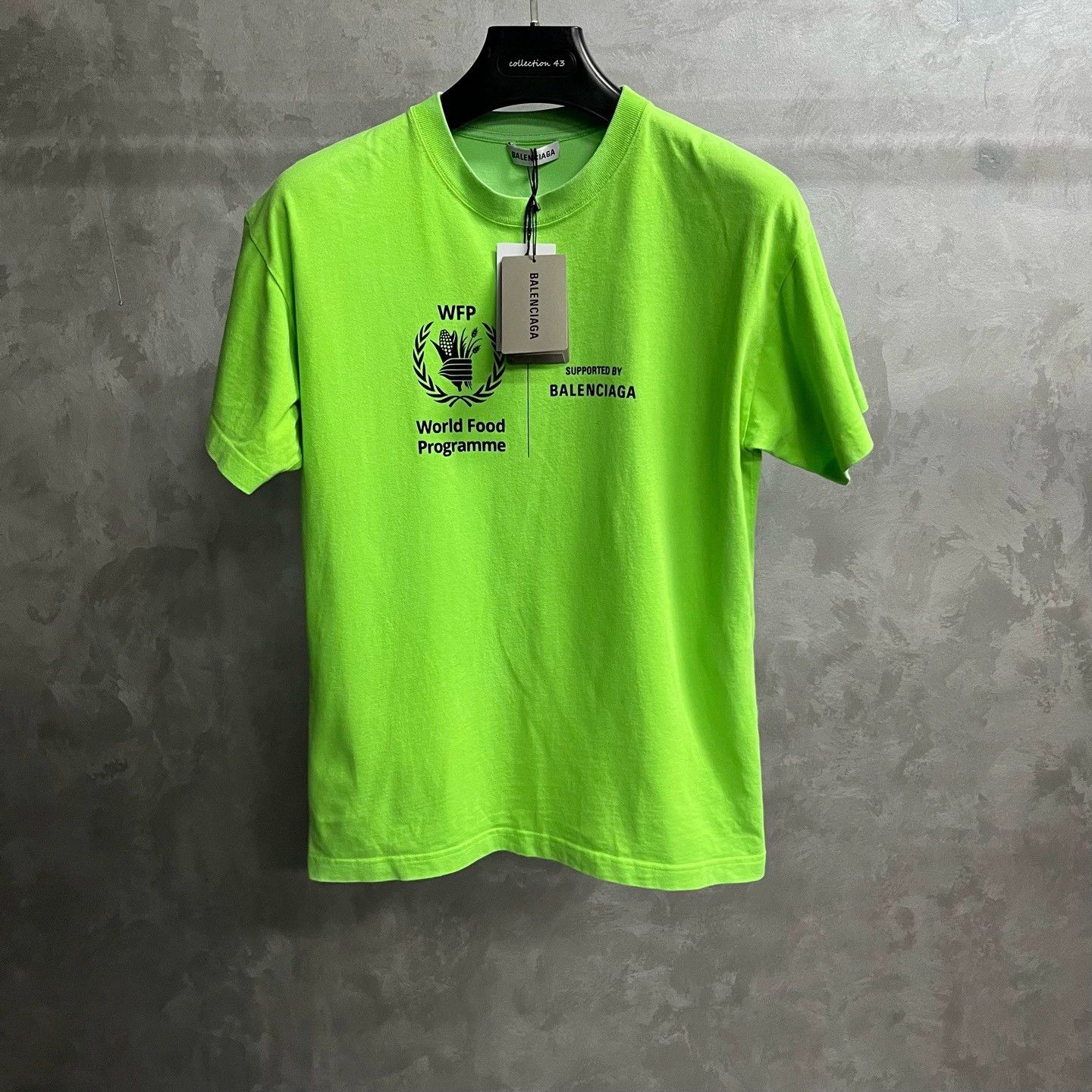 Balenciaga balenciaga neon green vintage t-shirt Size US S / EU 44-46 / 1 - 1 Thumbnail