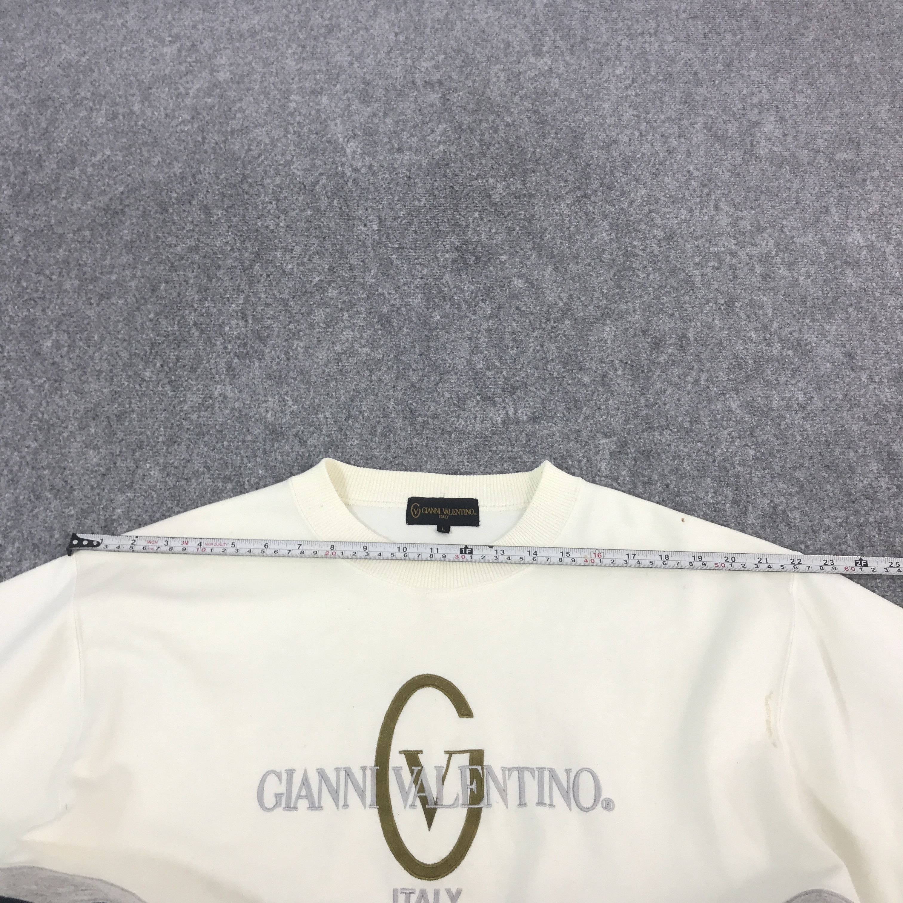 Vtg gianni valentino big logo sweatshirt