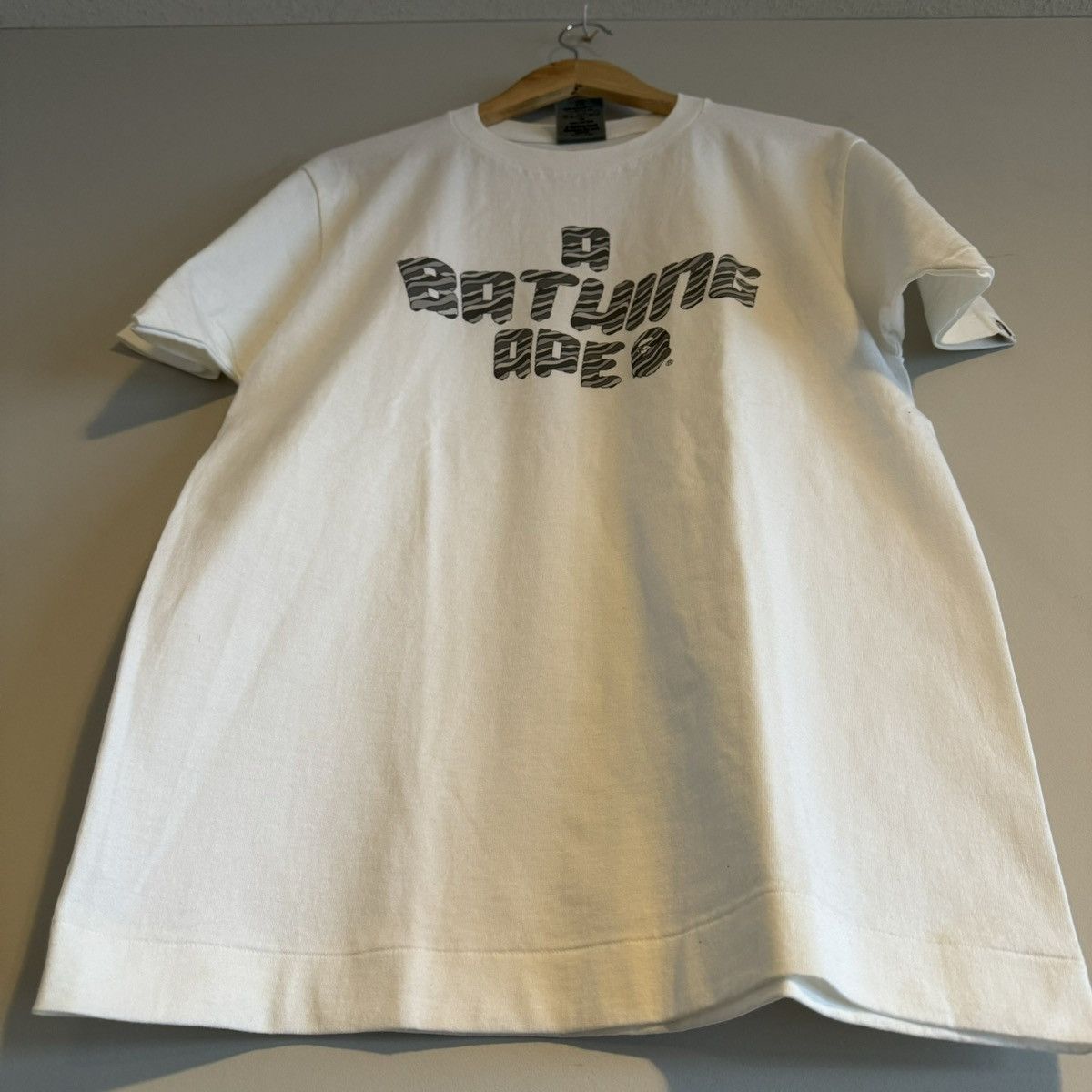 Bape OG Bape Bathing Ape Striped Wave Logo Tee Size US M / EU 48-50 / 2 - 3 Thumbnail