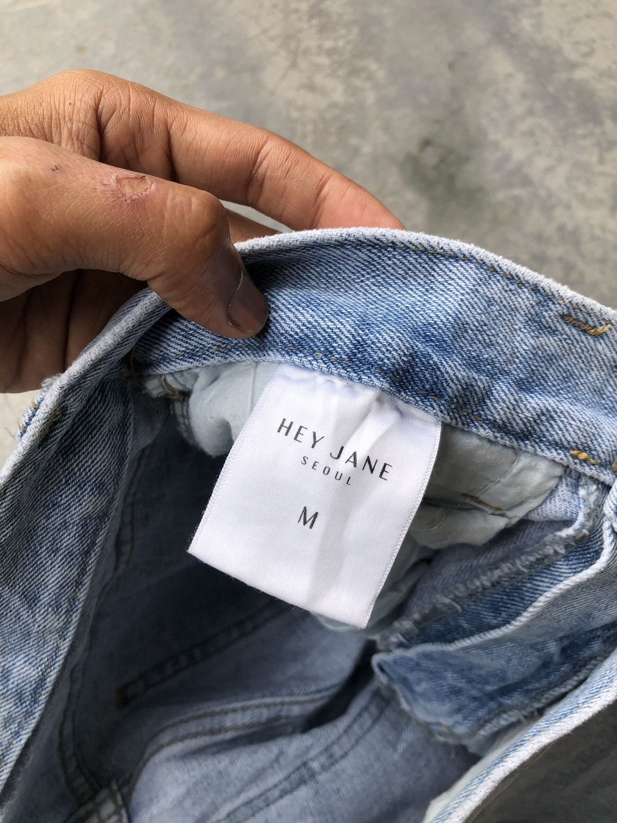 Hypebeast BAGGY RIPPED HEY JANE DISTRESSED DENIM Size US 29 - 2 Thumbnail