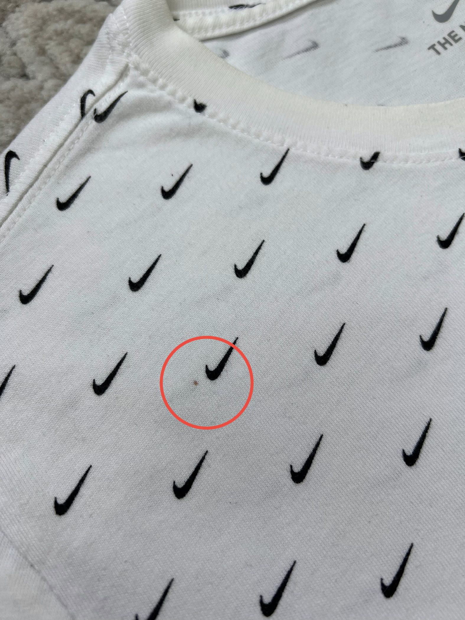 Nike Nike All-Over Mini Swoosh Logo T-Shirt Tee XL Size US XL / EU 56 / 4 - 12 Thumbnail