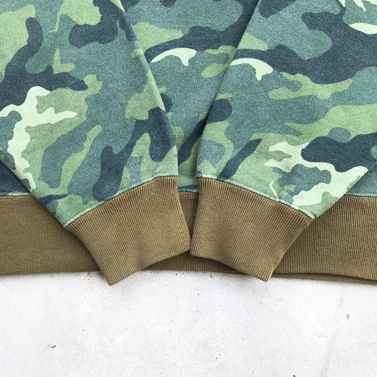 Hiroshi Fujiwara 2000's Santastic ! " APE SARU " Camouflage Crewneck Size US M / EU 48-50 / 2 - 5 Thumbnail