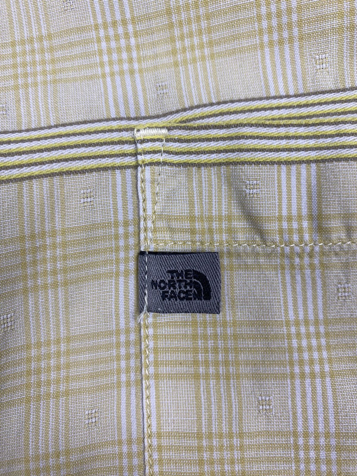 The North Face Vintage The North Face Outdoor Button Up Shirt Size US XL / EU 56 / 4 - 7 Thumbnail