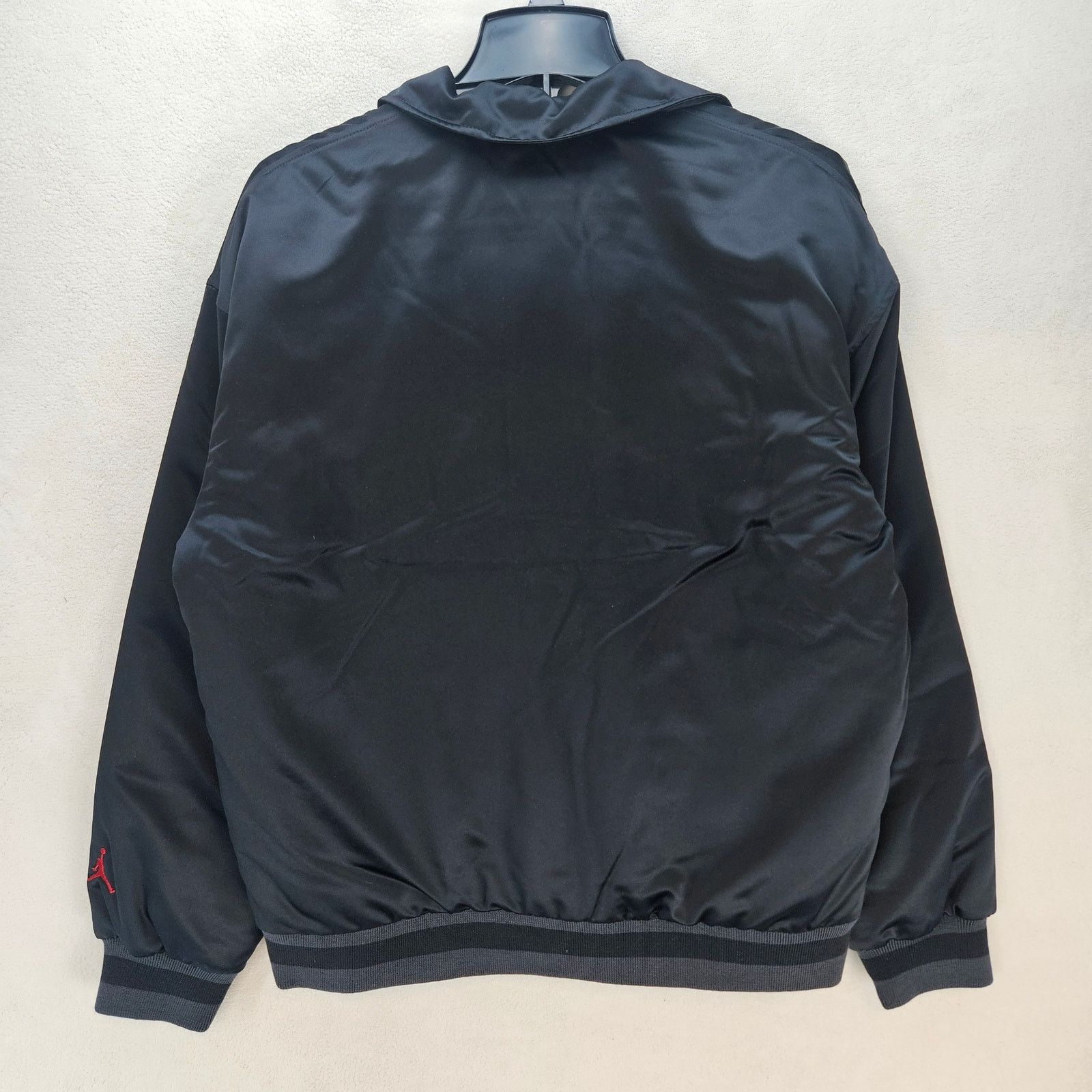 Nike NIKE WOMEN'S SMALL AIR JORDAN VARSITY BOMBER JACKET BLACK Size S / US 4 / IT 40 - 6 Thumbnail