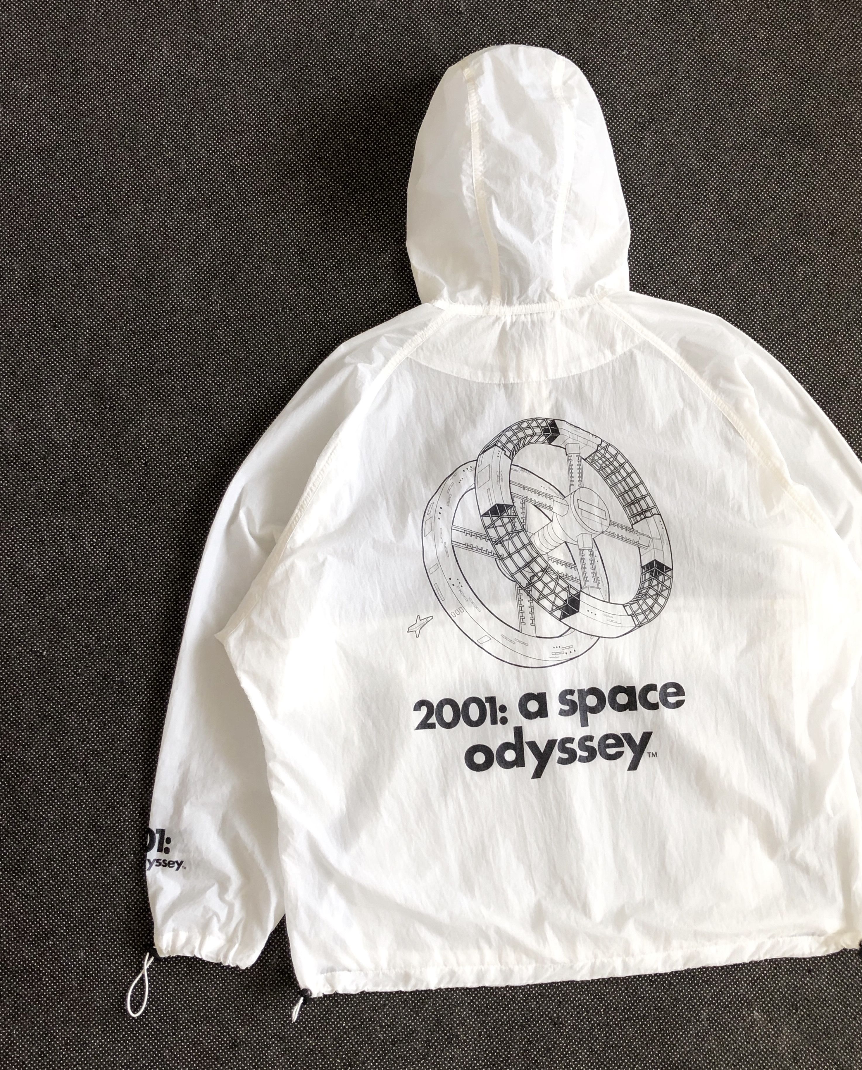 GU STANLEY KUBRICK 2001:A SPACE ODYSSEY OVERSIZE WINDBREAKER Size US L / EU 52-54 / 3 - 4 Thumbnail
