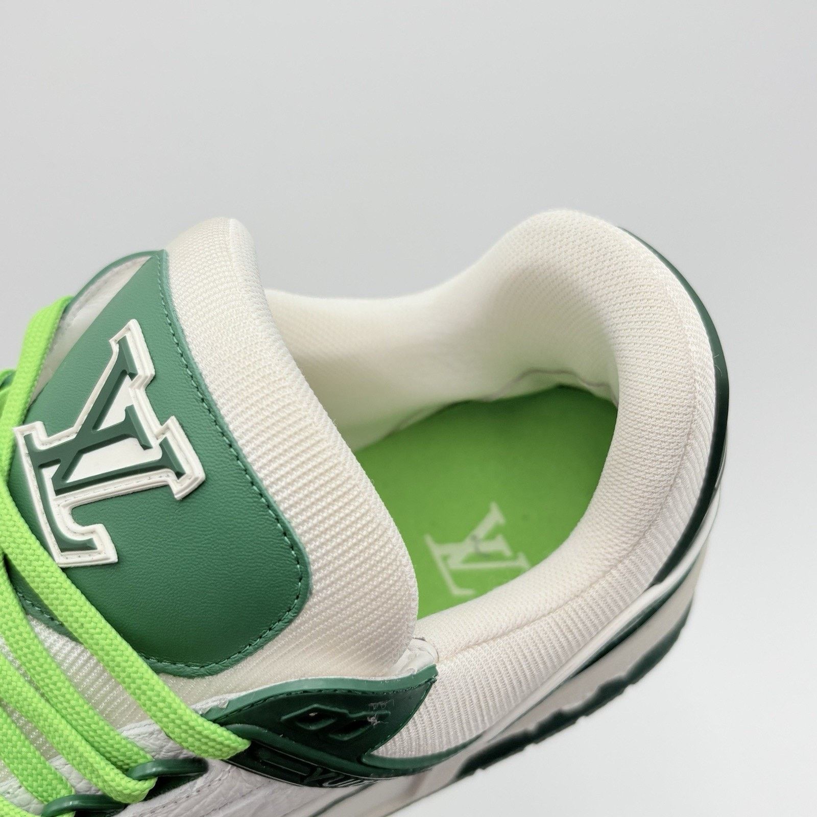 Louis Vuitton (8-8.5 US) Louis Vuitton LV Trainer ' Green ' | EXCELLENT! Size US 8 / EU 41 - 12 Thumbnail