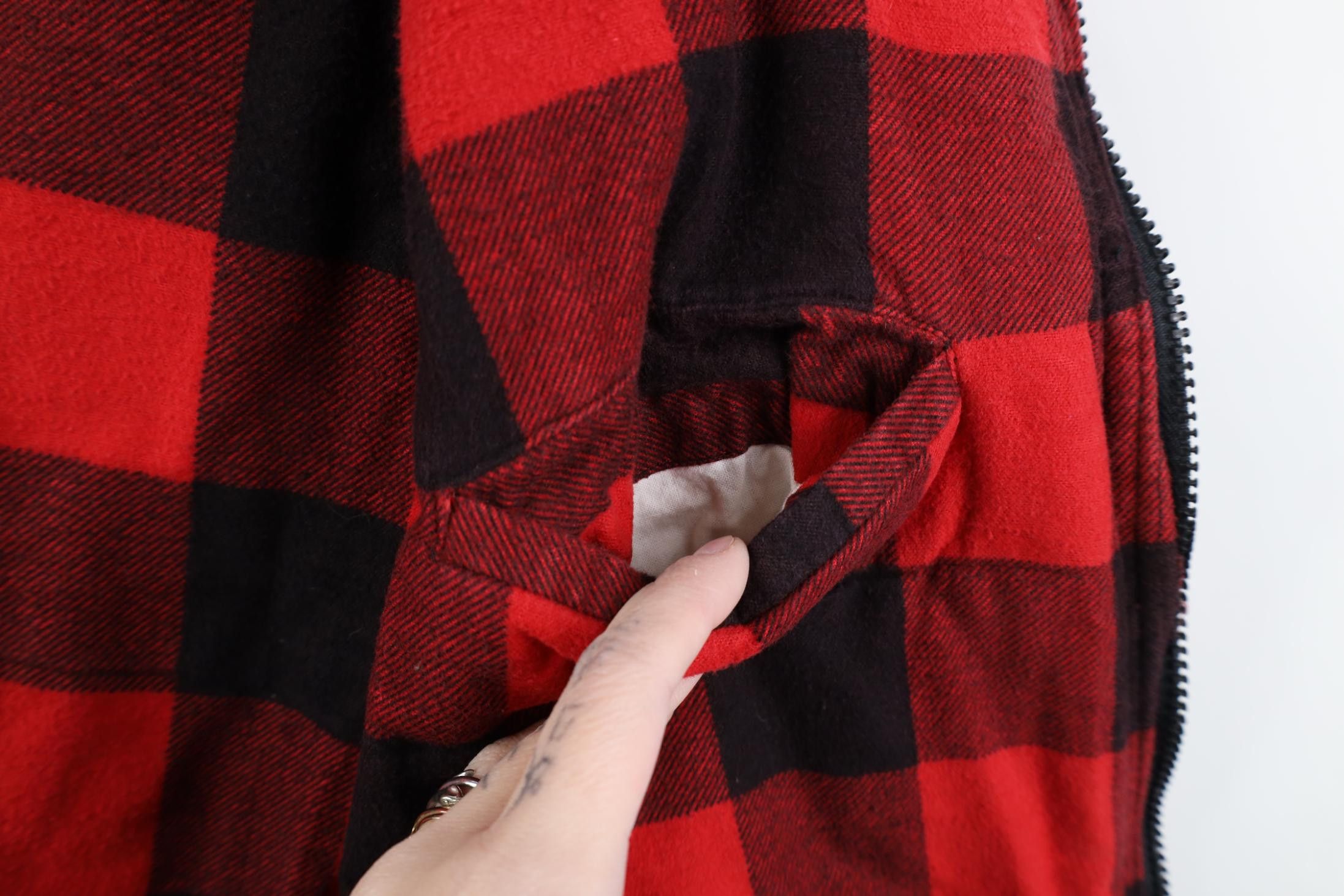 Vintage Vintage 90s Streetwear Puffer Vest Jacket Buffalo Plaid Size US M / EU 48-50 / 2 - 8 Thumbnail