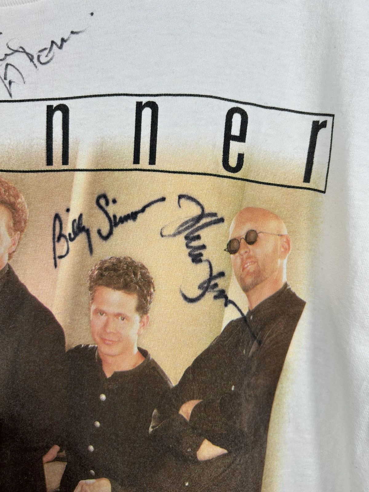 Band Tees RARE ITEM 4 Runner Signed Country Band T-Shirt Size L Size US L / EU 52-54 / 3 - 8 Thumbnail