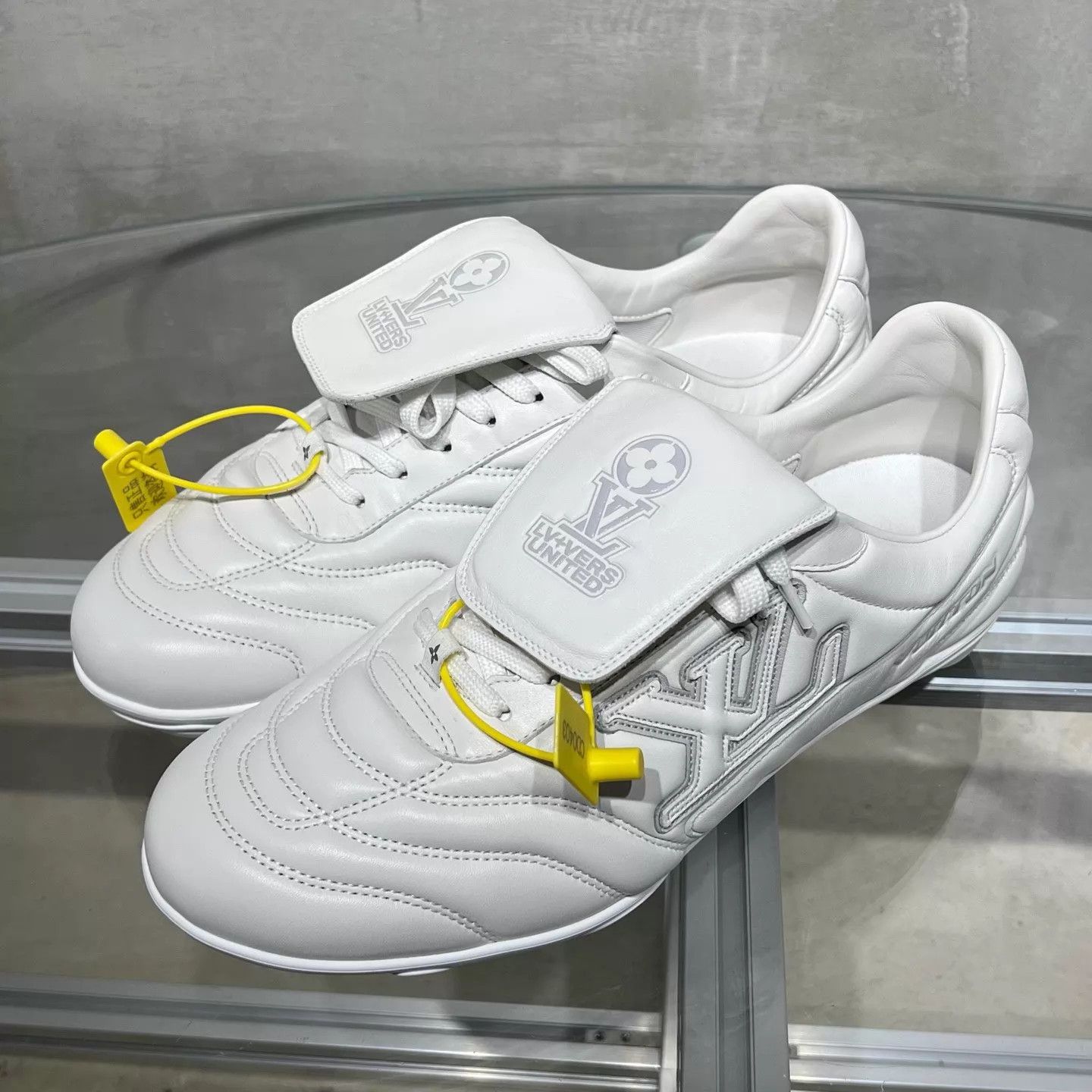 Louis Vuitton Louis Vuitton Footprint white soccer cleats UK8/42 Size US 9 / EU 42 - 2 Thumbnail