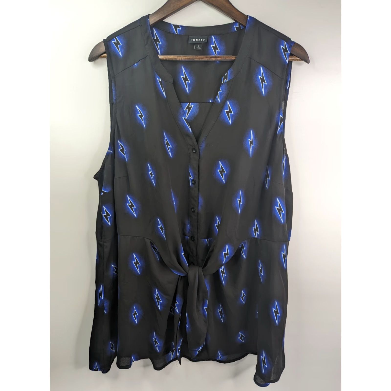 Torrid Torrid Blouse Sleeveless Top Tie Front Georgette V-Neck Black 2X Plus 13207141 Size XXL / US 16-18 / IT 52-54 - 2 Thumbnail