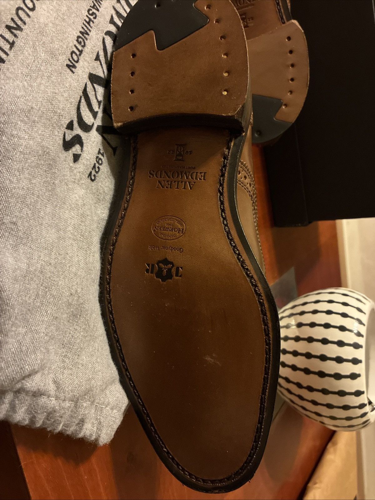 Allen Edmonds Allen Edmonds Bourbon Shell Cordovan Strand US7.5D New Size US 7.5 / EU 40-41 - 7 Thumbnail