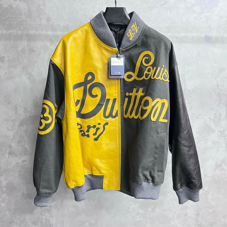 Louis Vuitton Louis Vuitton Black contrast monogrammed zip-up bomber jac Size US L / EU 52-54 / 3 - 1 Thumbnail