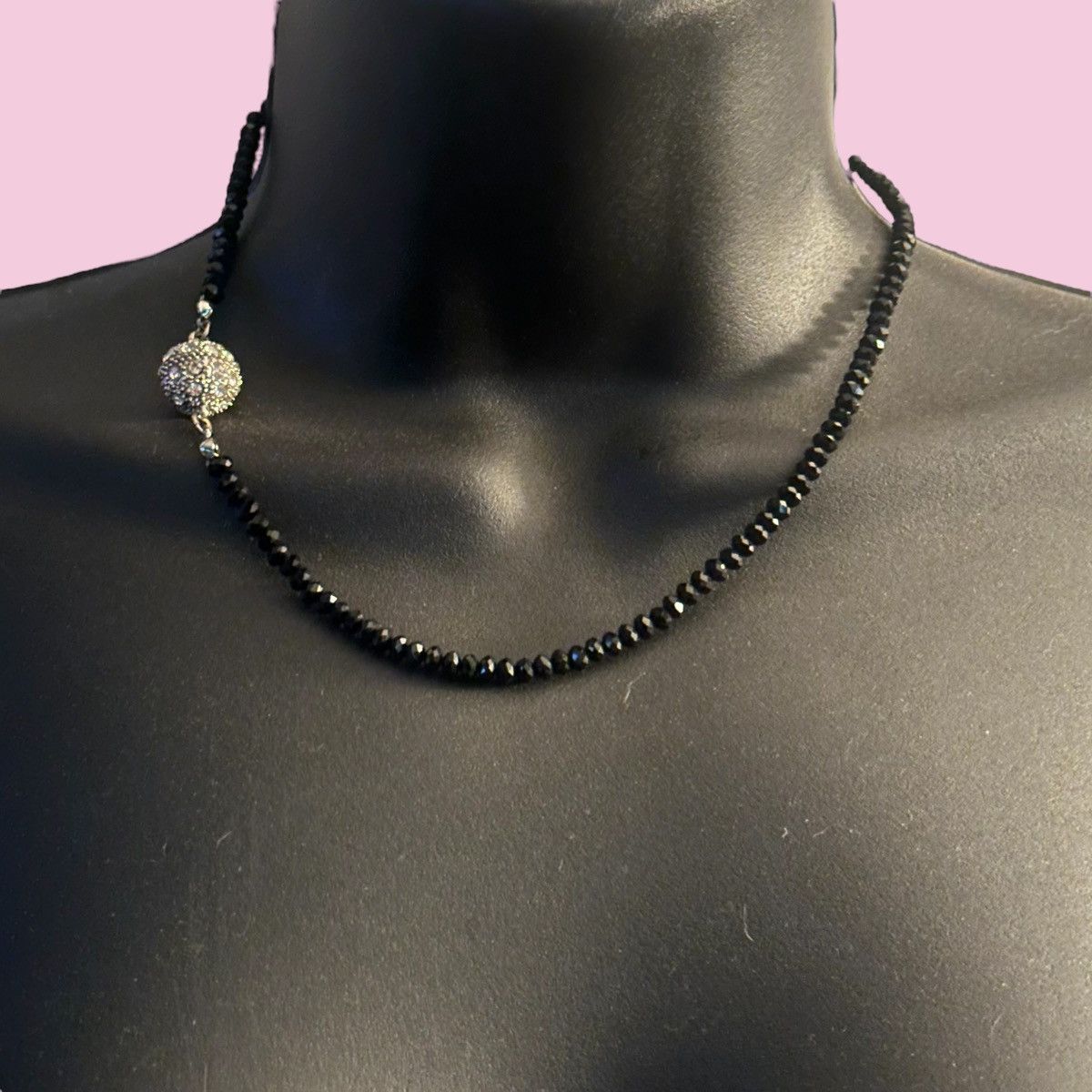 Vintage Vintage black crystal bead paved clasp necklace Size ONE SIZE - 1 Thumbnail