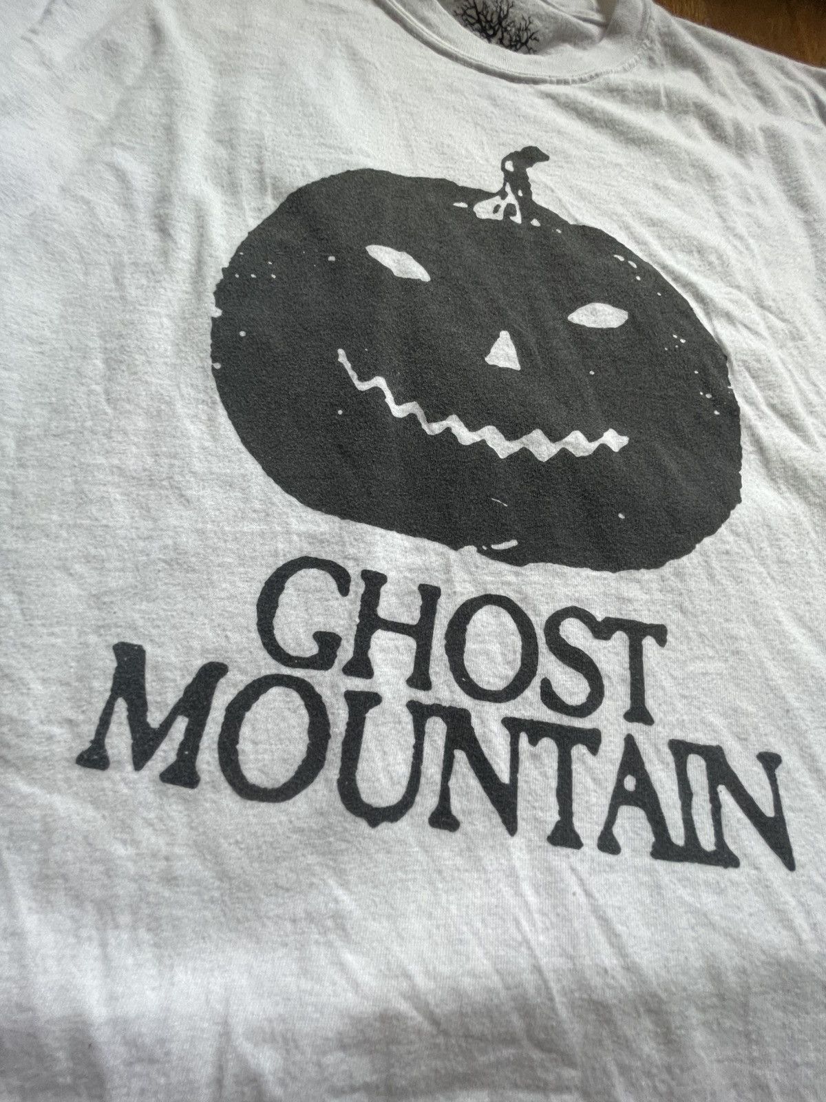 Haunted Mound Ghost Mountain Pumpkin tee Size US L / EU 52-54 / 3 - 4 Thumbnail