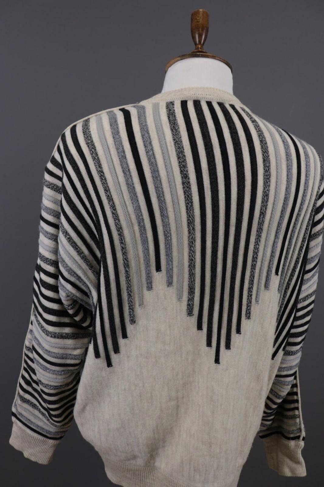 Carlo Colucci Carlo Colucci Personality Beige Sweatshirt Sweater Size 54 Size US M / EU 48-50 / 2 - 11 Thumbnail